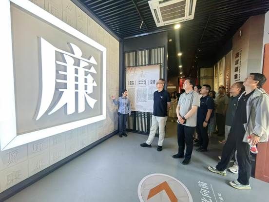 006c7056b14d9095237e1f126af94c5